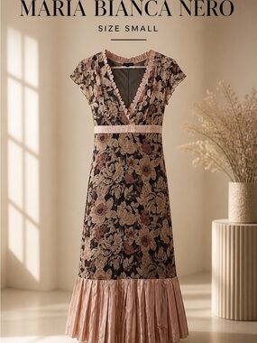 Maria Bianca Nero pink floral v neck line pleated hem sz Small